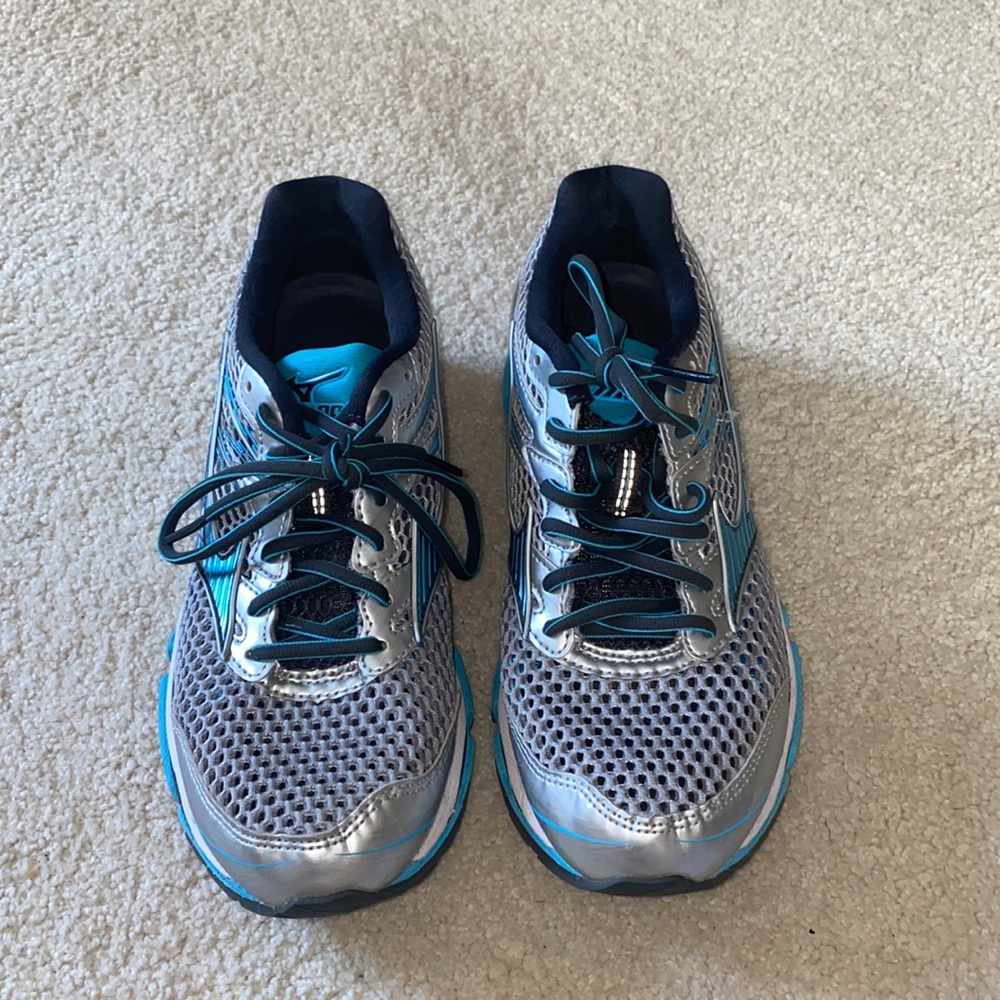 Mizuno running shoes
